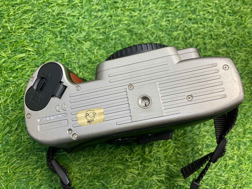 Nikon F80
