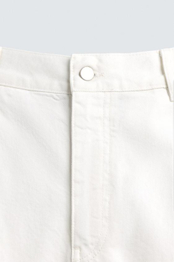 ZARA ШОРТЫ RELAXED FIT СО СКЛАДКАМИ, БЕЛЫЙ