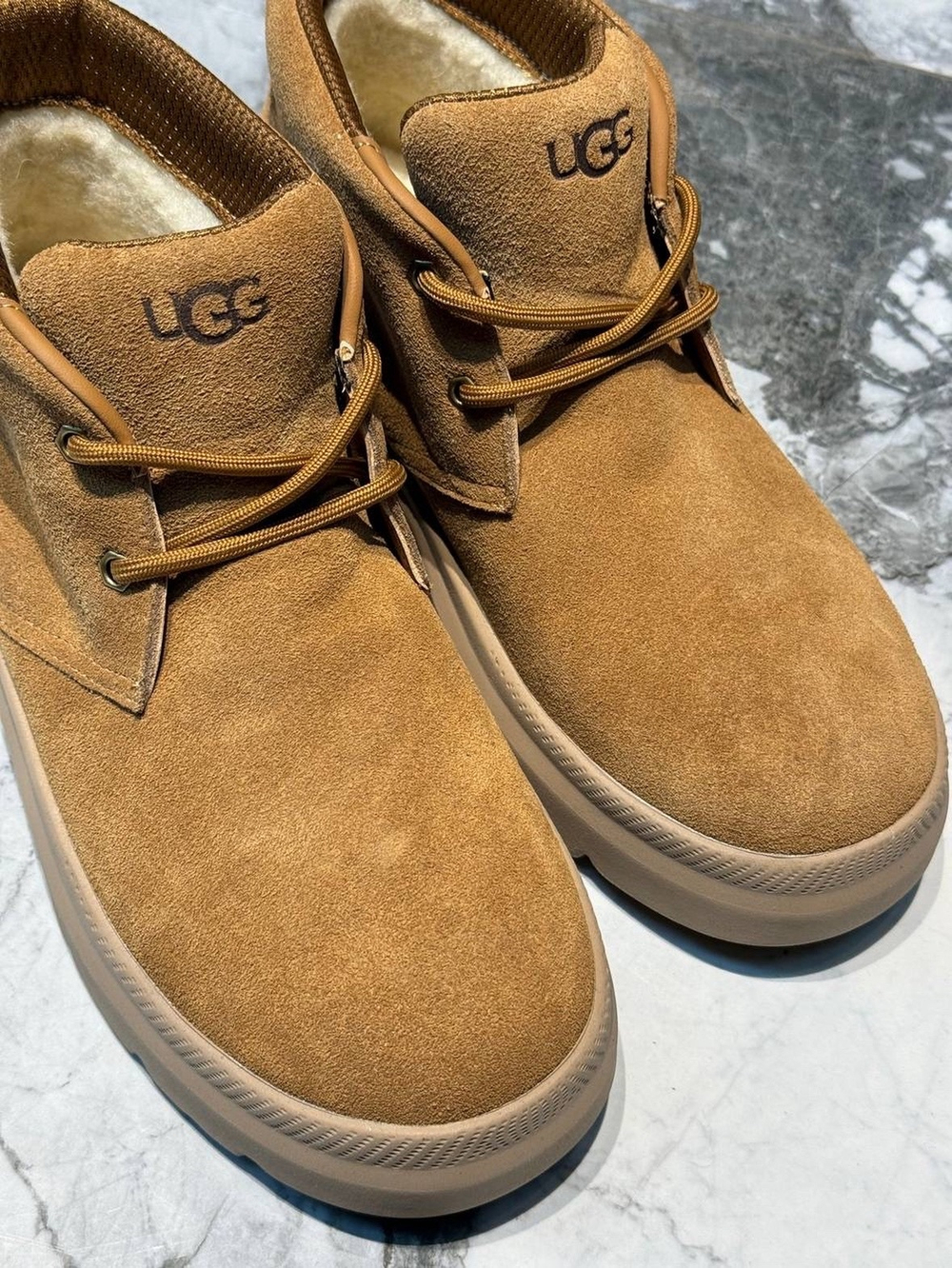 UGG