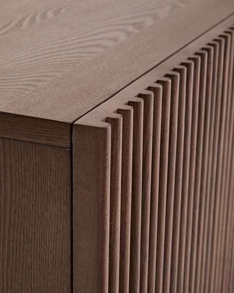 Тумба под ТВ Beyla из ясеня с отделкой под орех