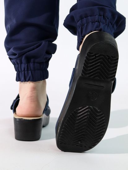 501 | "Natasa" | Темно-синие женские медицинские сабо с закрытым носом