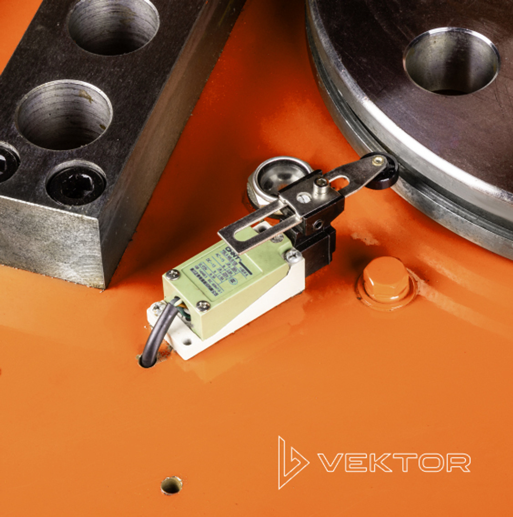 Станок для гибки арматуры Vektor GW32 с доводчиком