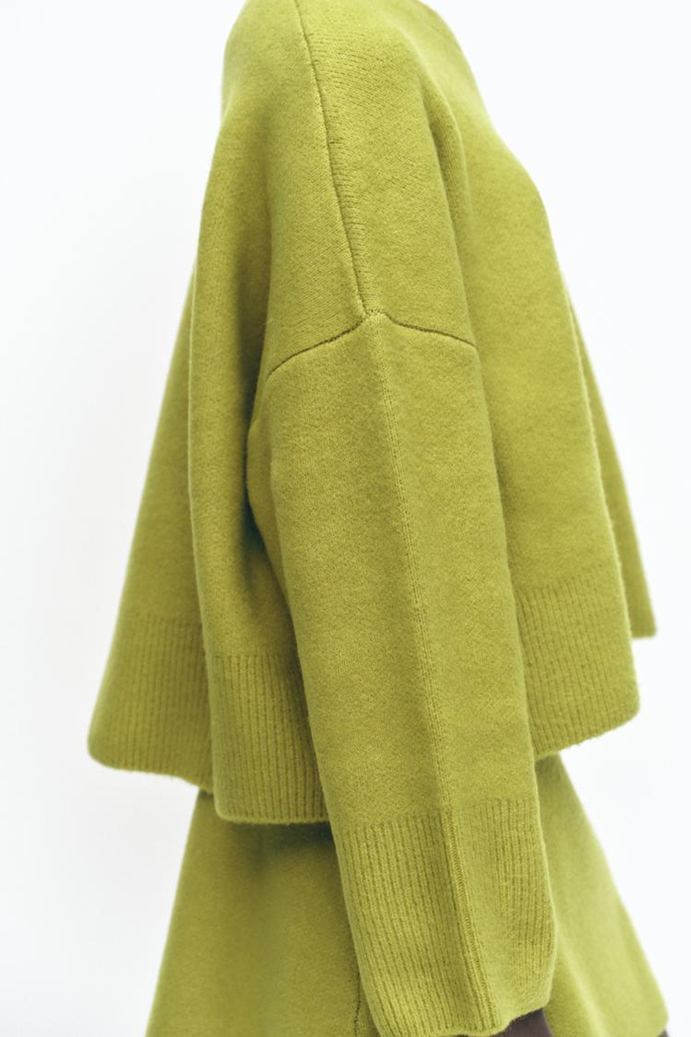 ZARA БАЗОВЫЙ ОДНОТОННЫЙ ДЖЕМПЕР, СВЕТЛО-ЗЕЛЕНЫЙ