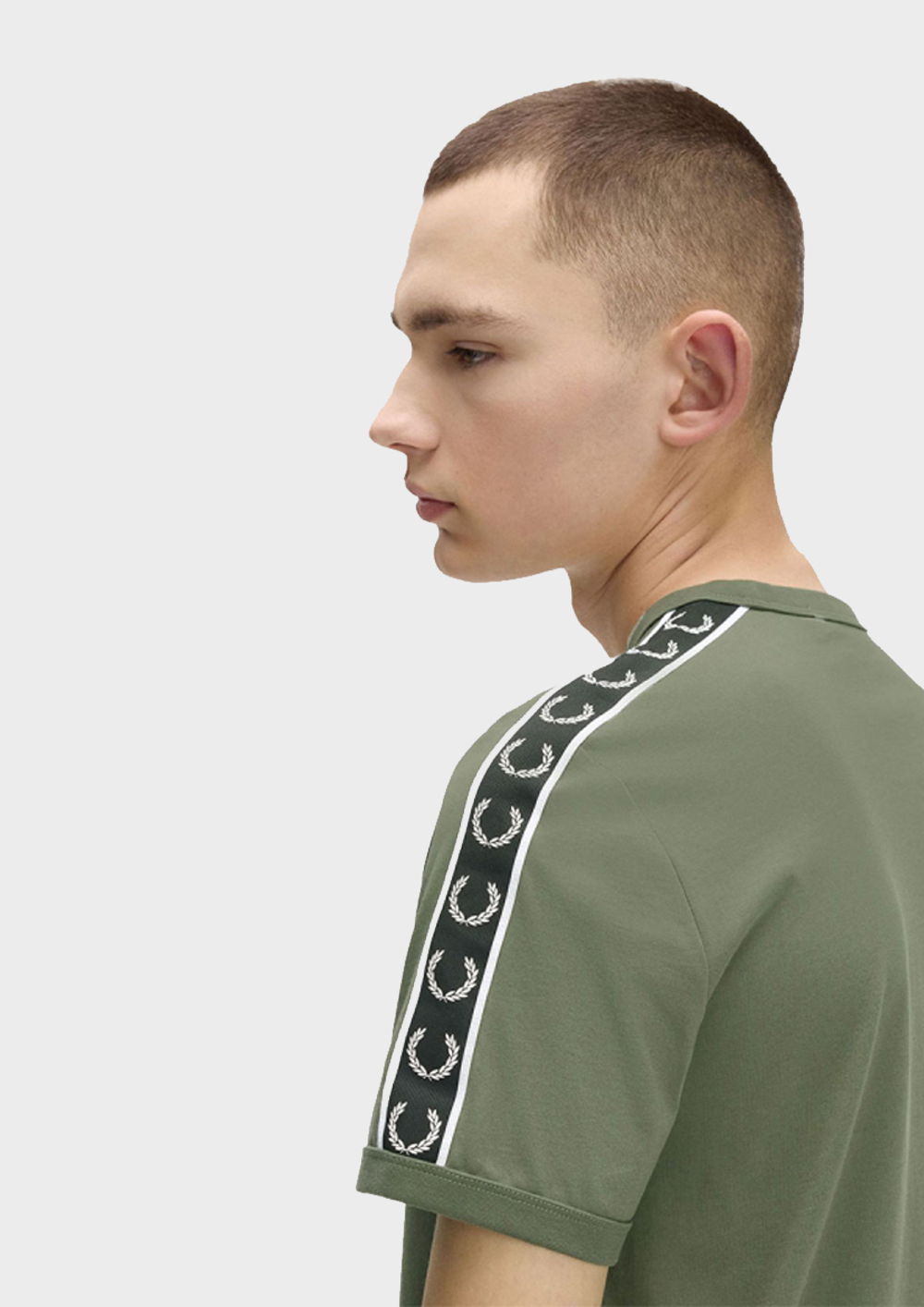 Футболка FRED PERRY Contrast Tape Ringer T-Shirt