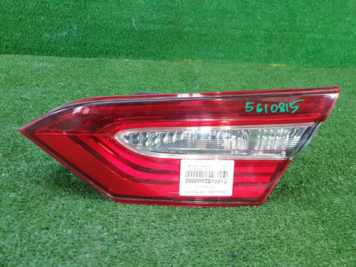 Фонарь правый внут Toyota Camry xv70 17-нв галоген