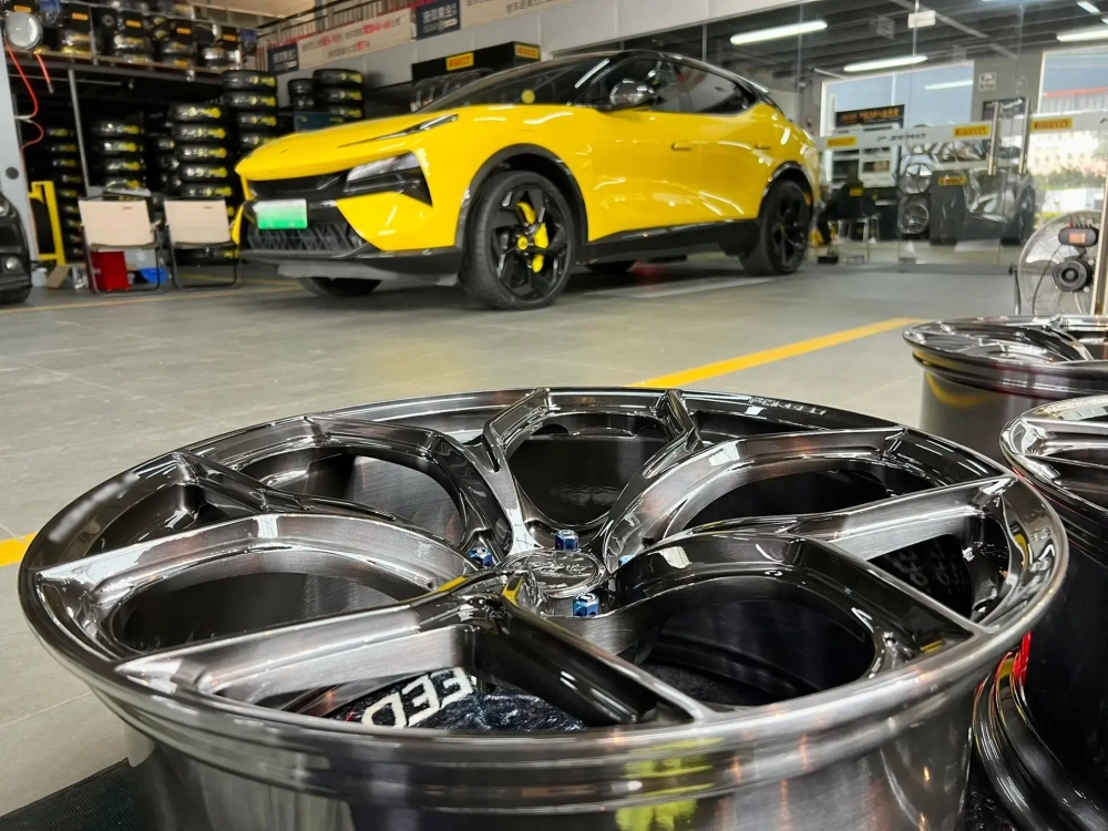 КОВАНЫЕ ДИСКИ С КАРБОНОВЫМИ ВСТАВКАМИ ДЛЯ LOTUS ELETRE 2023+ Лотус Элетре