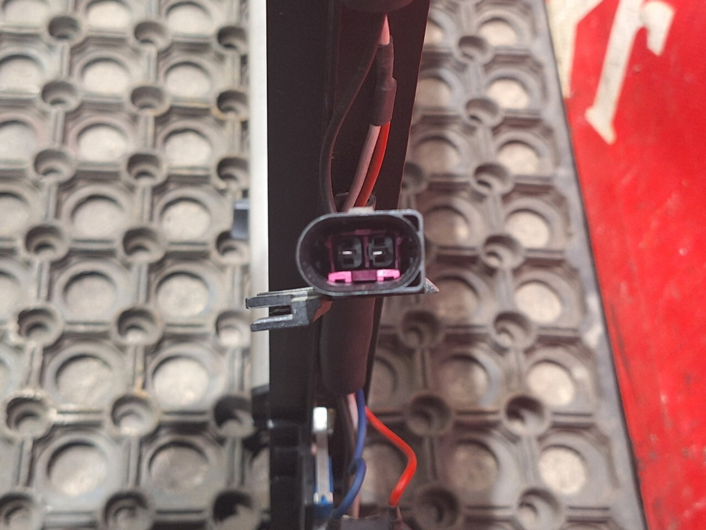 Шторка люка 2019г.