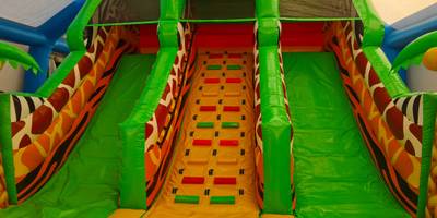 Коммерческий надувной батут «Сафари Ультра», 12*6*7 м.