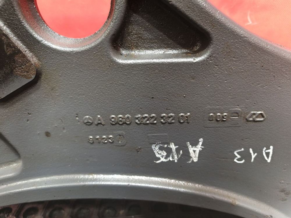 Кронштейн рессоры передний правый