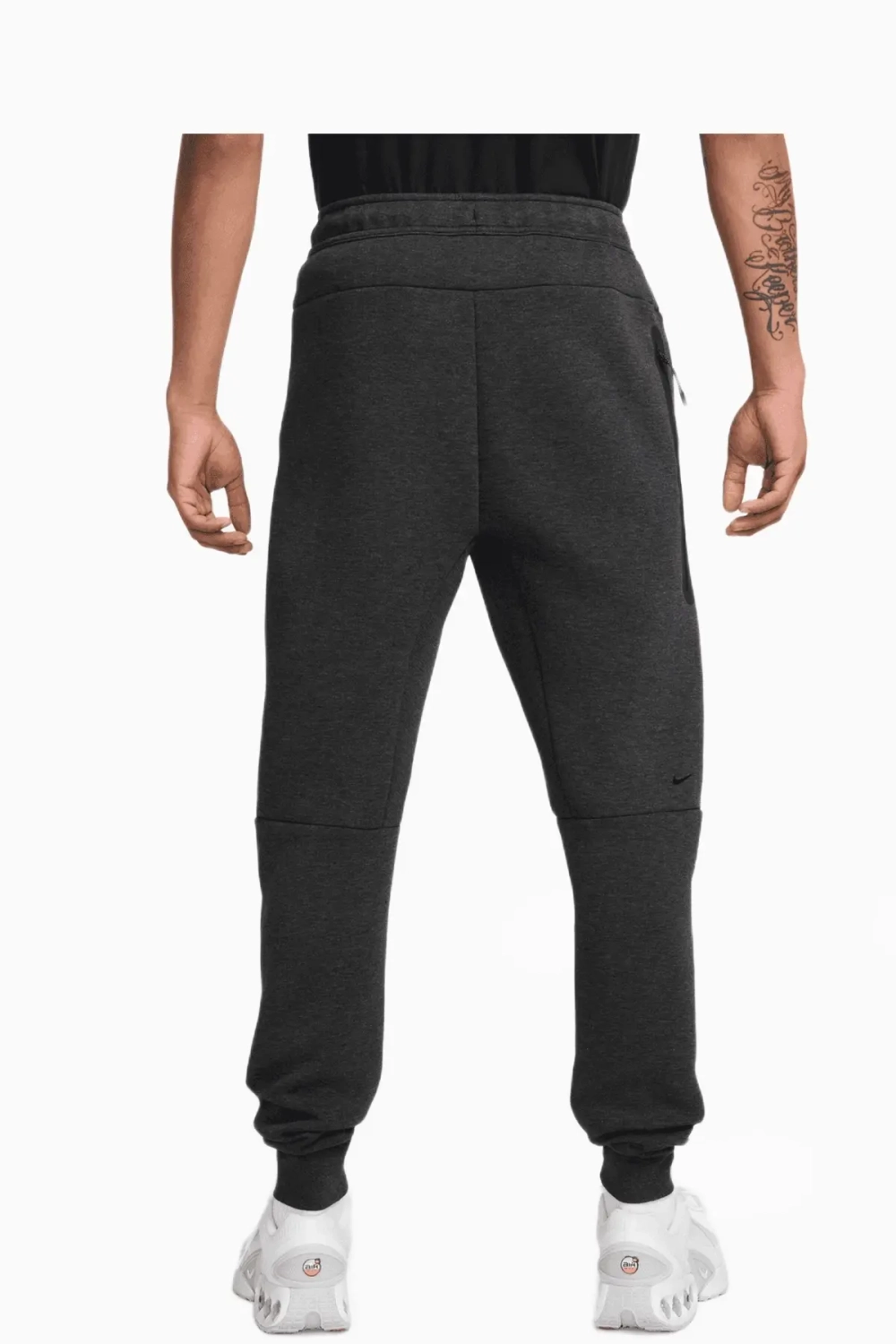 Штаны Nike Sportswear Tech Fleece - черный