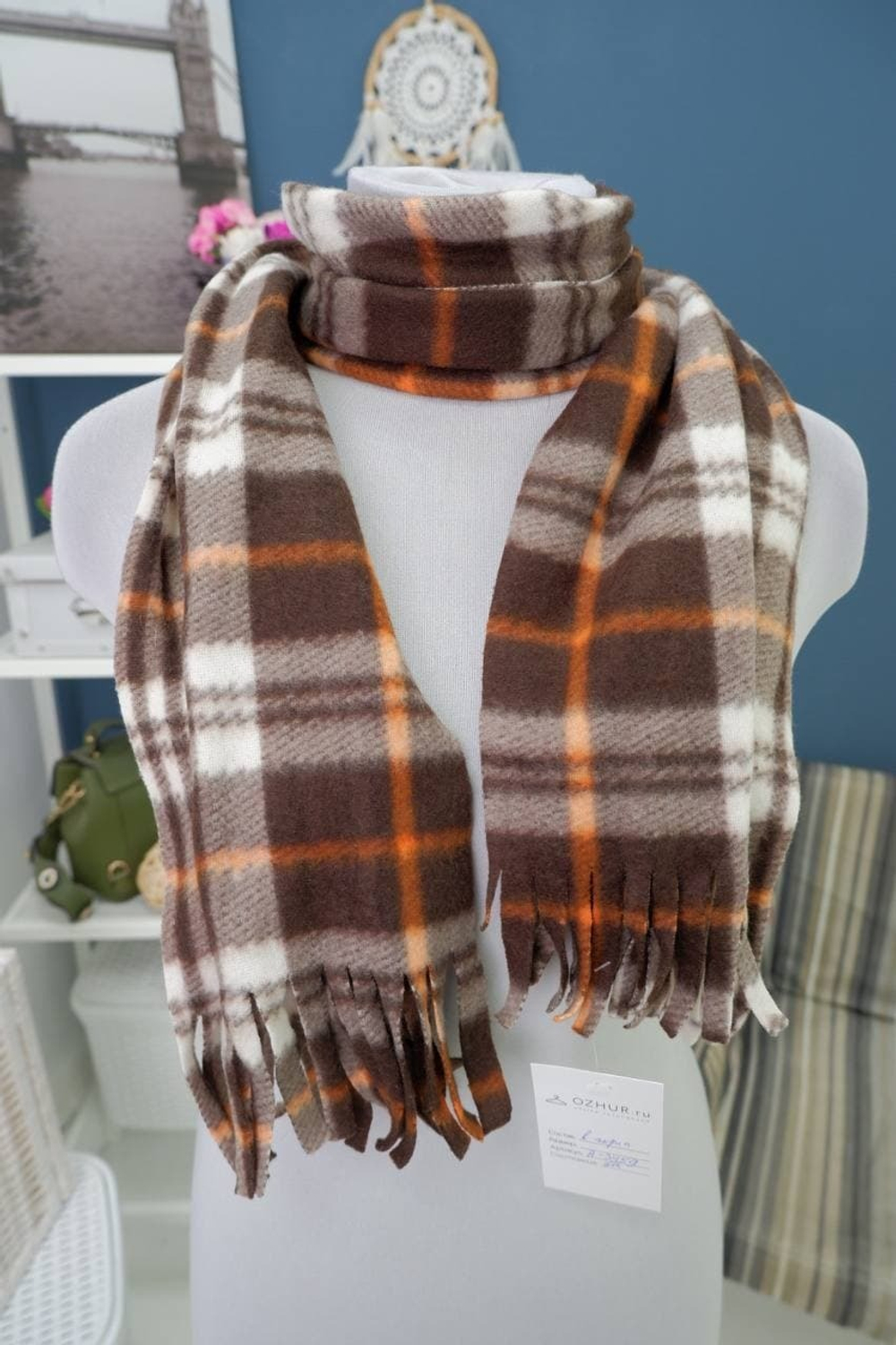 Шарф с кисточками