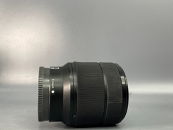 Sony 28-70 mm f/3.5-5.6