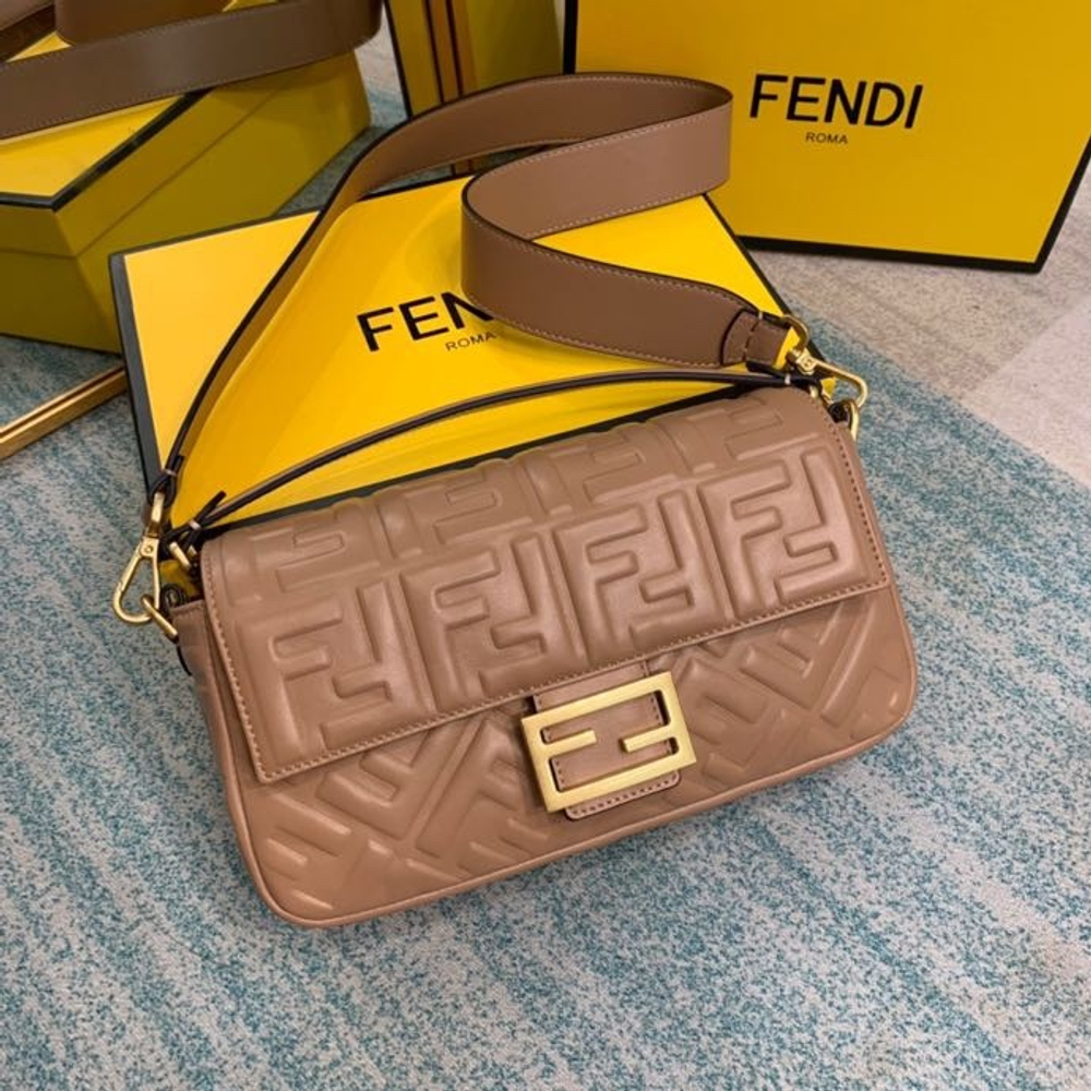 Fendi Baguette 27 cm