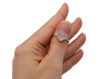 Кольцо "Сердце" 10,5мм с розовым кварцем (уценка)