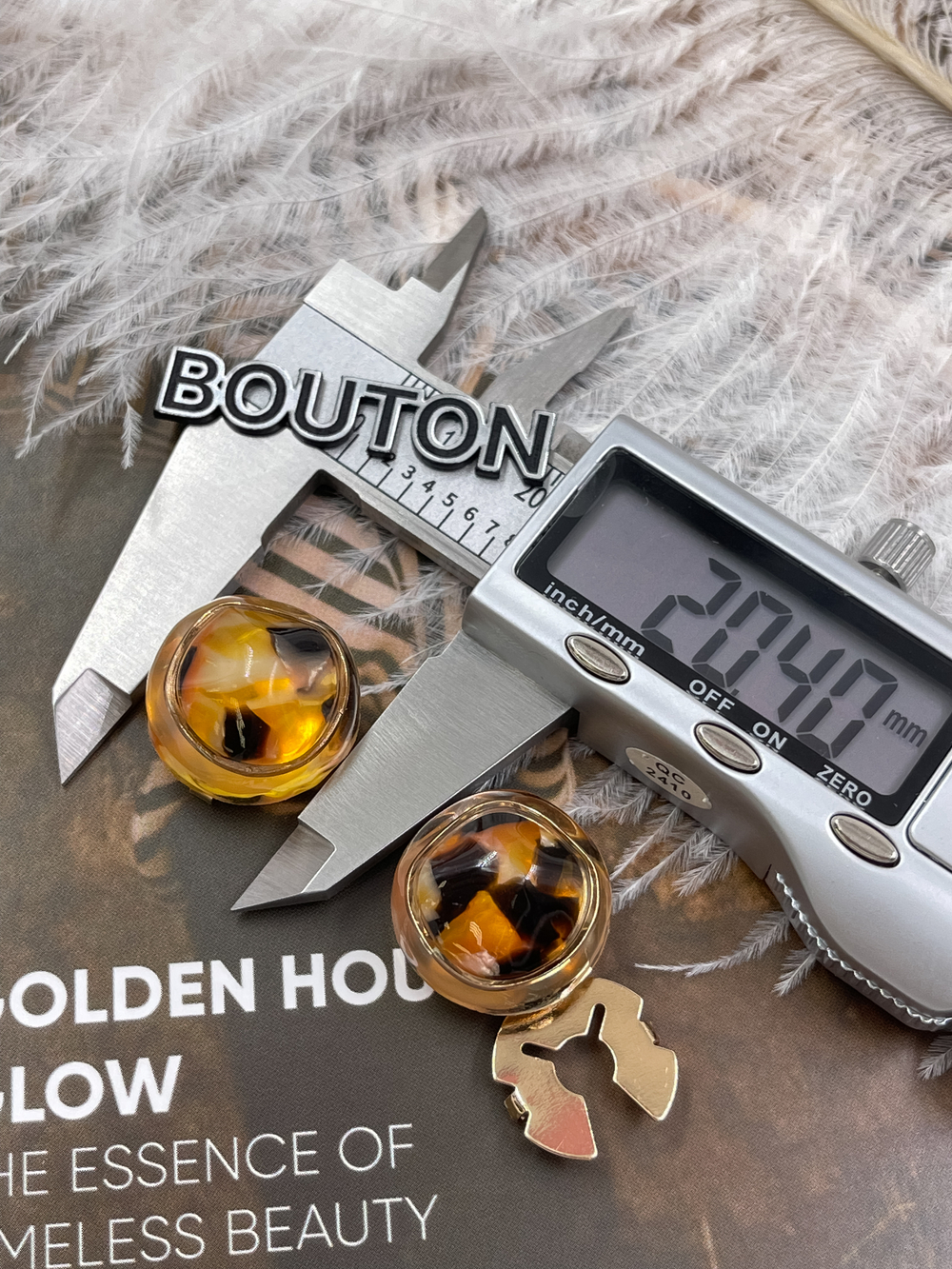 Накладка золотистая с коричневым (леопардовым, черепаховым) камнем