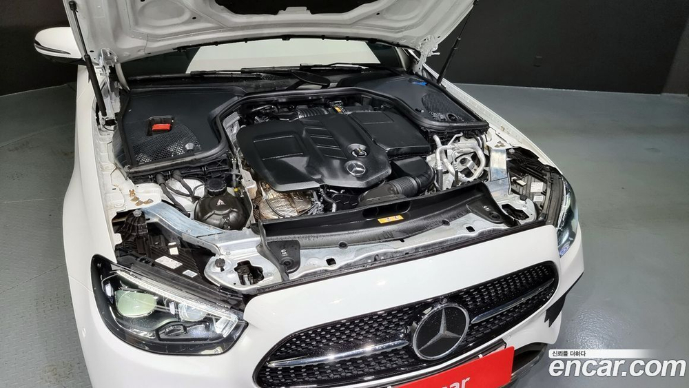 Mercedes-Benz E-Class W213 E220d 4MATIC AMG Line (04.2022)