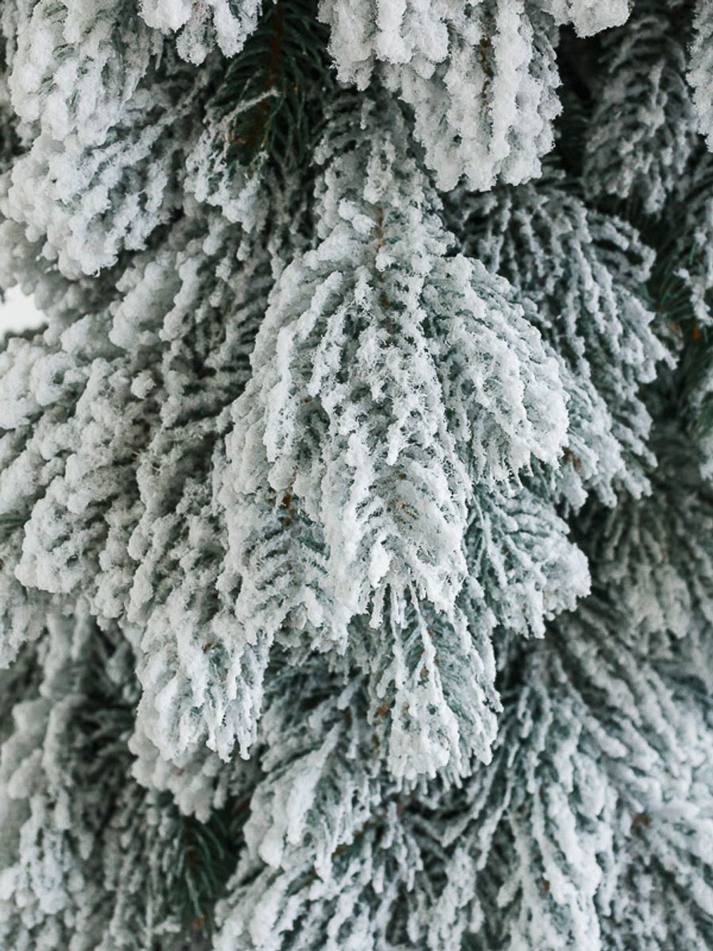 Заснеженная ель на ножке «Венето» (Литая хвоя) 180 см / 1,8 м