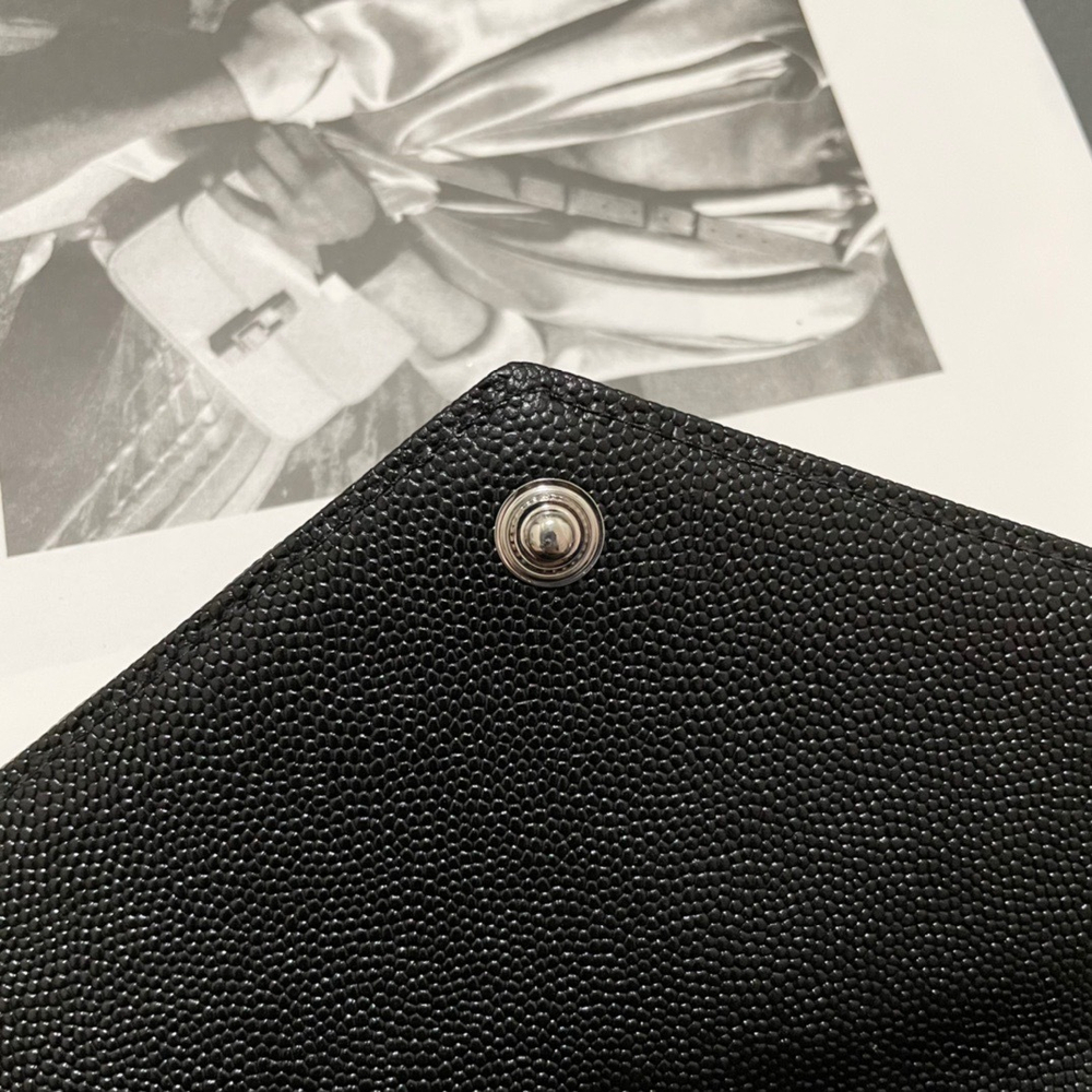 Saint Laurent WOC 19 cm