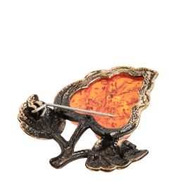 AM-2354 Брошь «Листик Сирени» (латунь, янтарь)