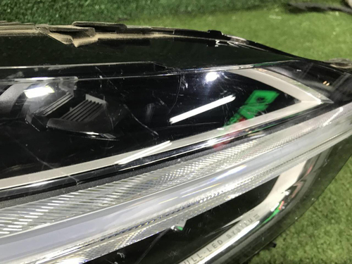 Фара правая Volvo XC60 2 (2017-2021) LED