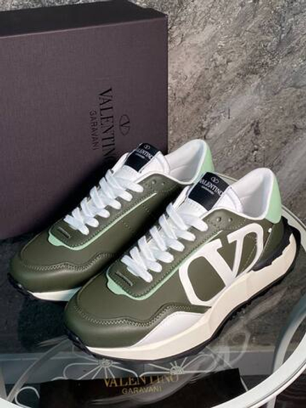 Кроссовки Valentino