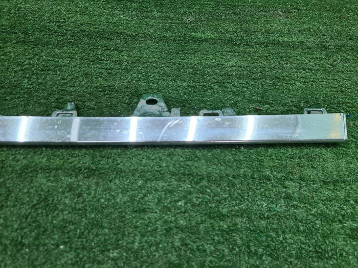 Молдинг перед. бампера Mercedes E W212 (13-16) AMG