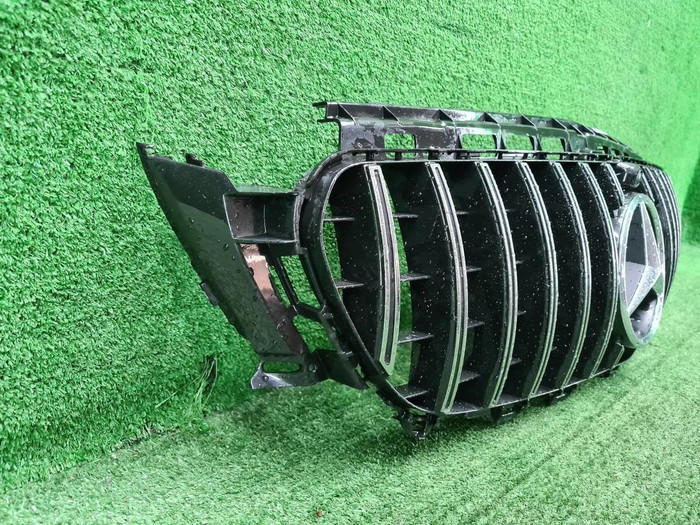 Решетка радиатора Mercedes E W213 (2016-2021) AMG