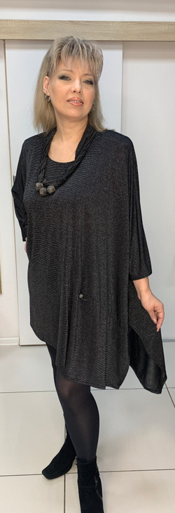 Нарядная вискозная туника с разрезами