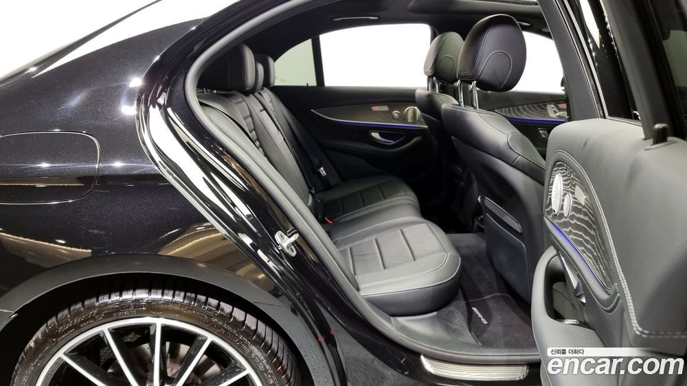 Mercedes-Benz E-Class W213 E350 4MATIC AMG Line (01.2023)