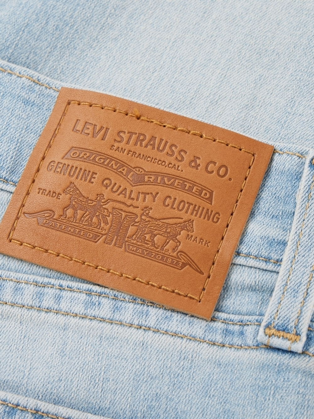 Женские джинсы бойфренды Levi's Boyfrend 19887-0315