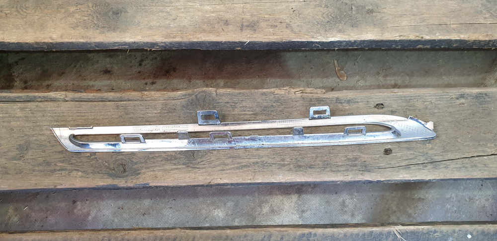 Молдинг решетки радиатора Mercedes GLC (X253) 15-19 Б/У Оригинал A2538880385