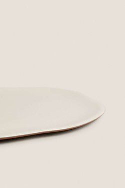 ZARA HOME АСИММЕТРИЧНАЯ КЕРАМИЧЕСКАЯ ПЛОСКАЯ ТАРЕЛКА, БЕЛЫЙ
