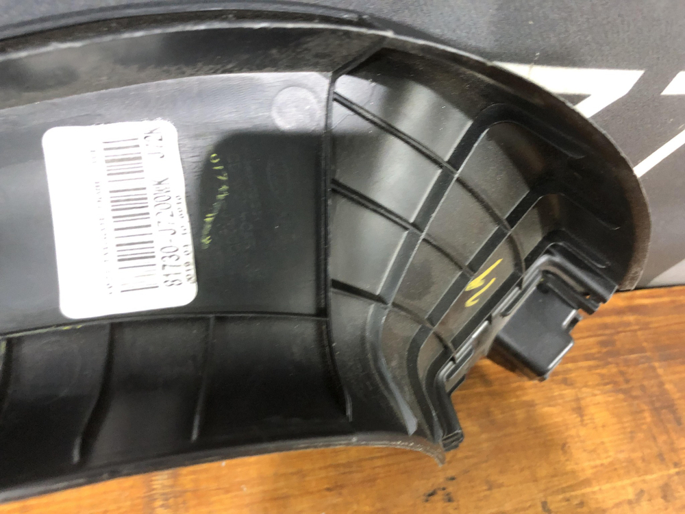 Обшивка крышки багажника Kia Ceed 3 (CD) Б/У Оригинал 81730J7200