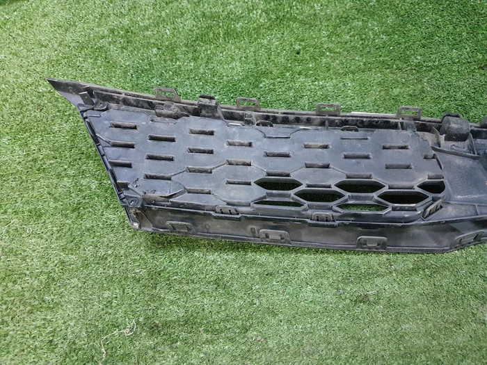 Решетка радиатора Kia Rio 4 X (2020-н.в.)