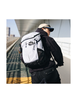 Рюкзак Naturehike CNK2300BB017 Helium 25 л белый с черным
