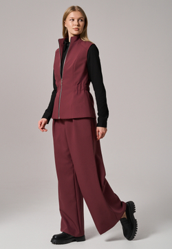 Жилет на молнии бордовый