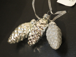 Набор елочных игрушек 48шт House of Seasons Шишки Первый снег в ассортименте 2 вида