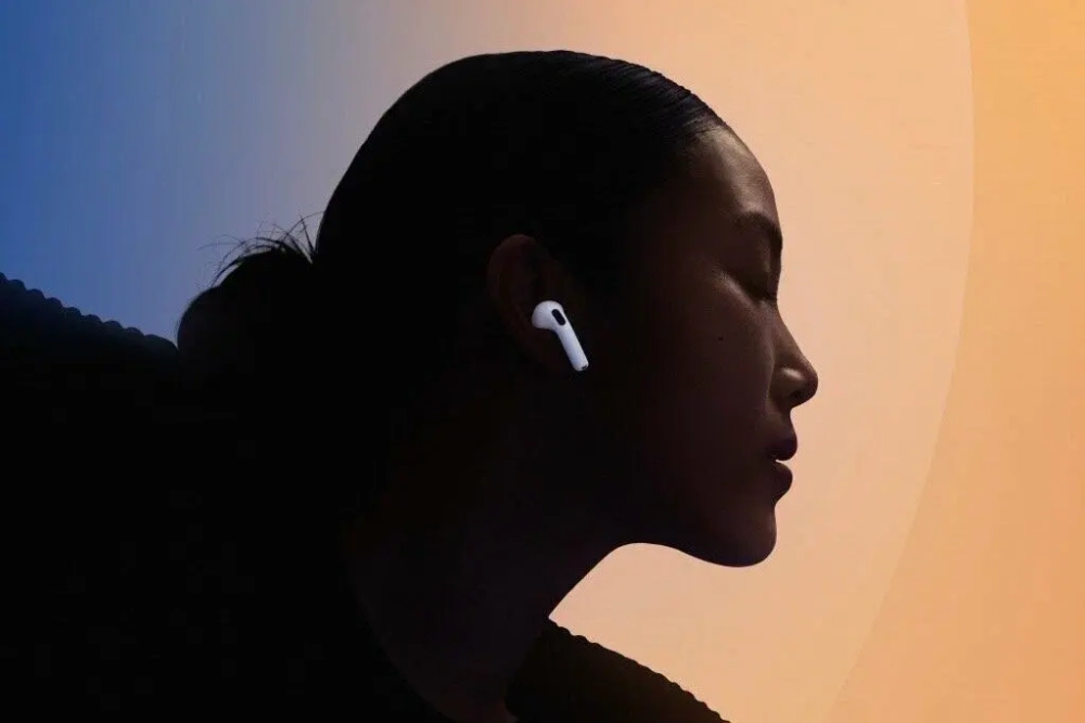 Беспроводные наушники Apple AirPods 4 с активным шумоподавлением, (USB-C), 2024