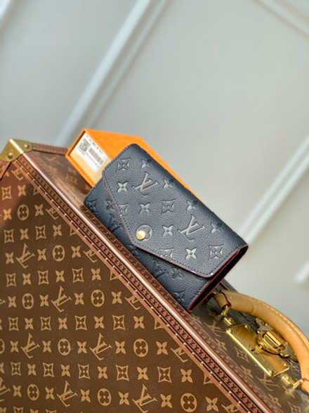 Louis Vuitton Sarah Wallet