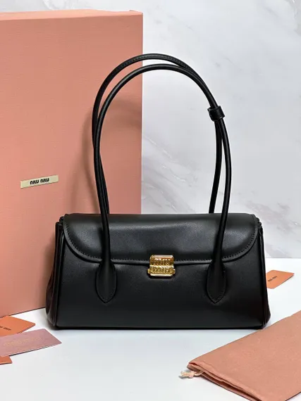 Cумку MIU MIU с двойной ручкой в черном цвете