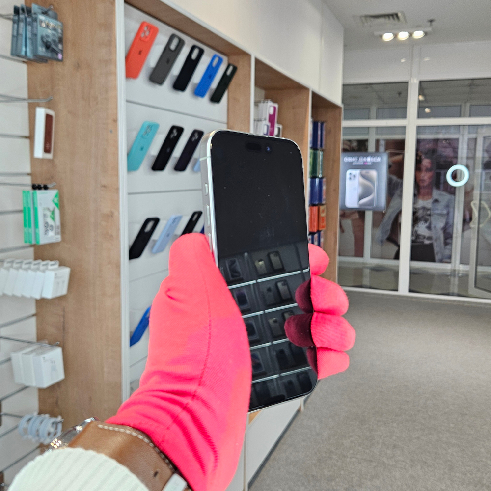 iPhone 15 Pro 128 ГБ, титан б/у