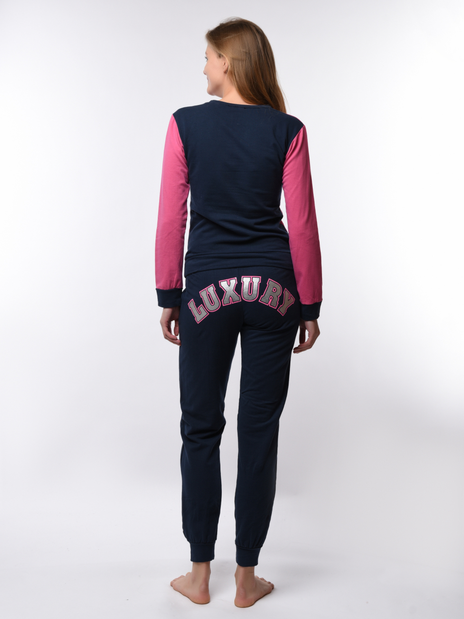 Костюм женский