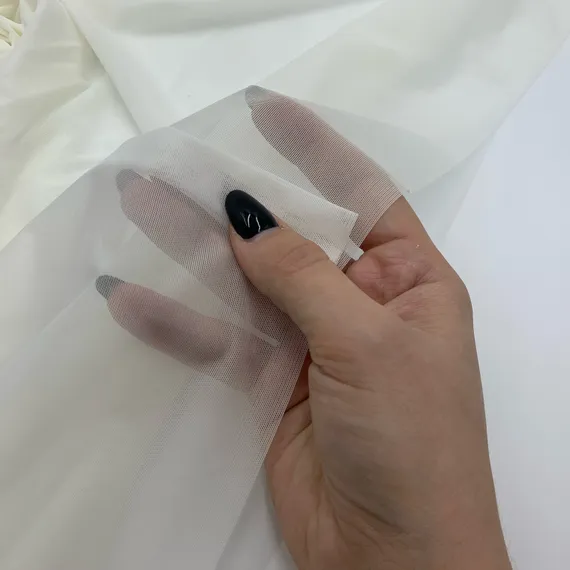 Сетка эластичная молочная (цв. 004) Lauma, тонкая