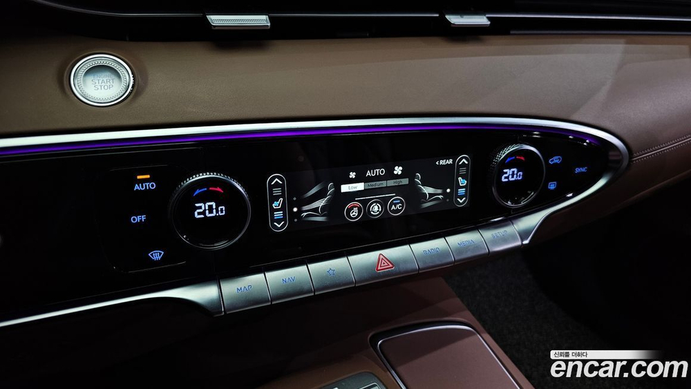 Genesis GV70 2.5T Бензин 2WD (10.2022)