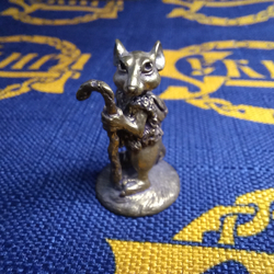 Статуэтка "Мышь с посохом"