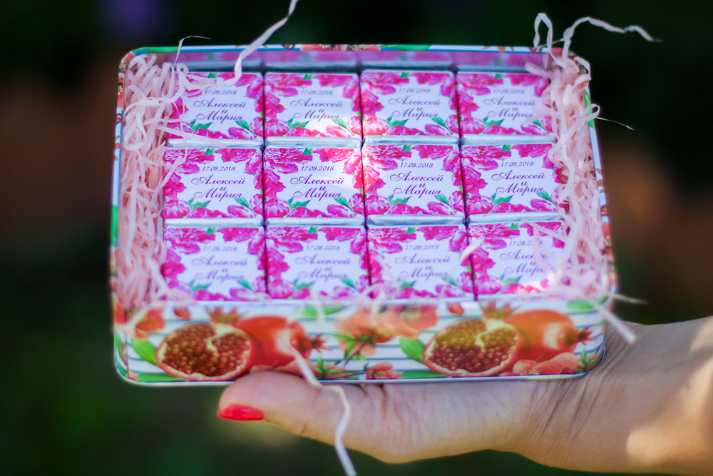 Шоколадная бонбоньерка, размер 3,5х3,5 см