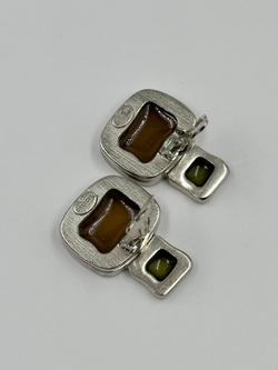 Клипсы Givenchy с коричневыми и зелёными вставками