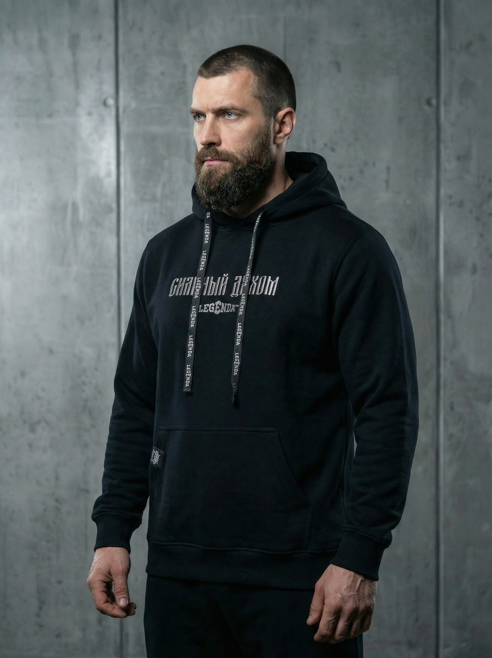 Толстовка с капюшоном и карманом кенгуру мужская LEGENDA Logo Сильный духом черная