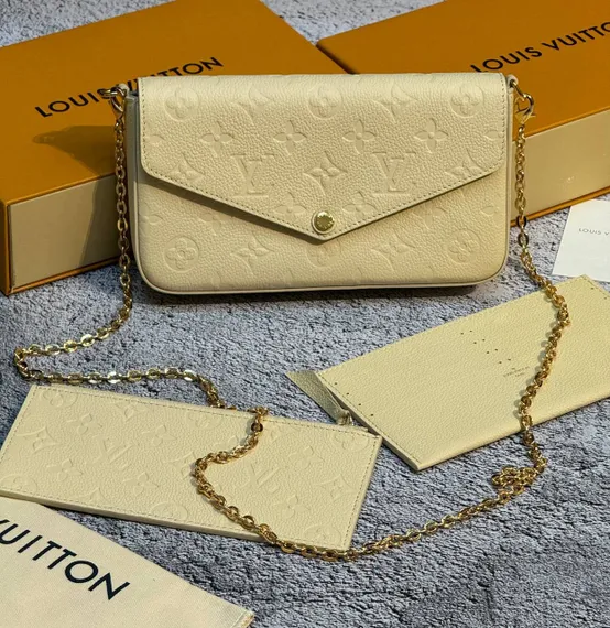 Клатч Louis Vuitton Felicie кремовый