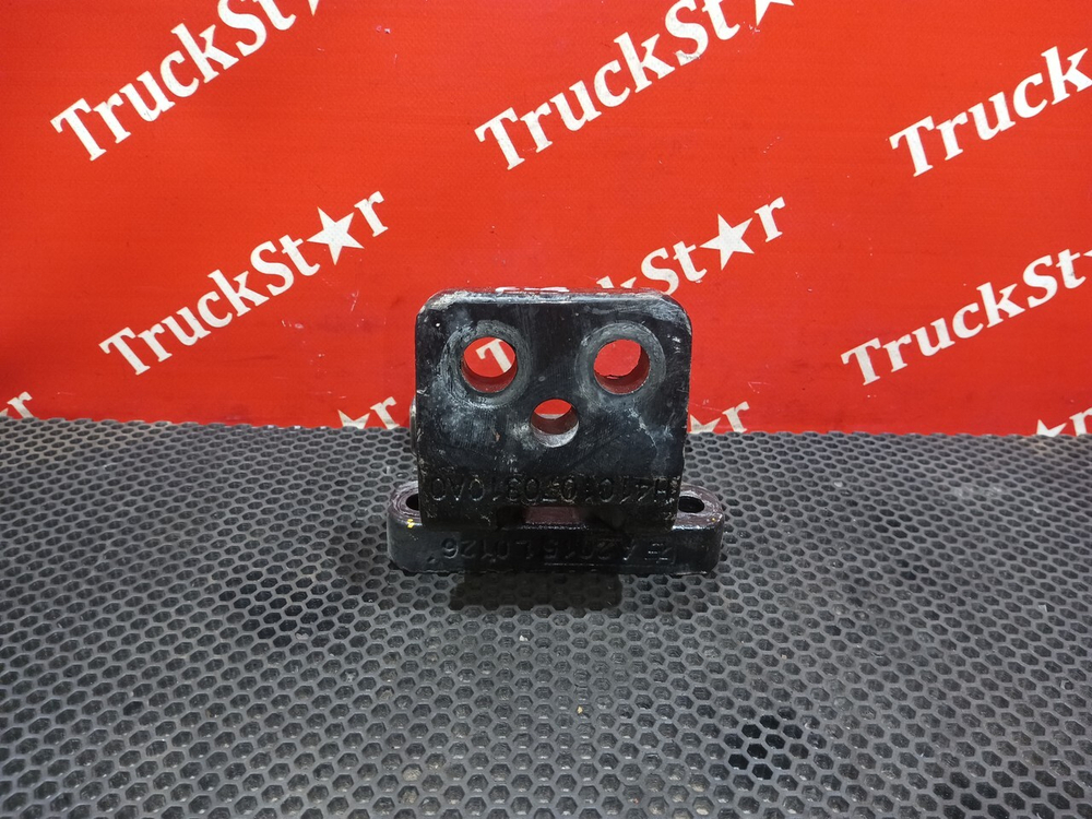 Кронштейн двигателя передний правый 2024г